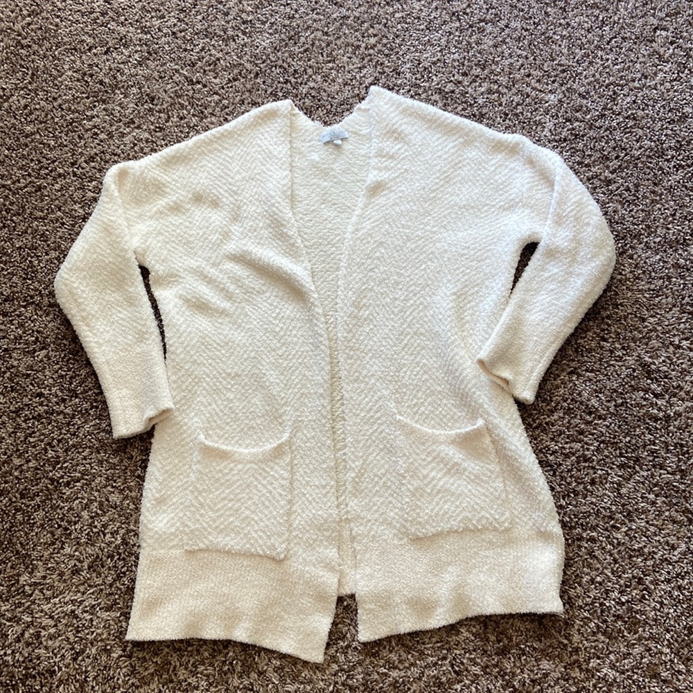 Like new soft ivory cardigan